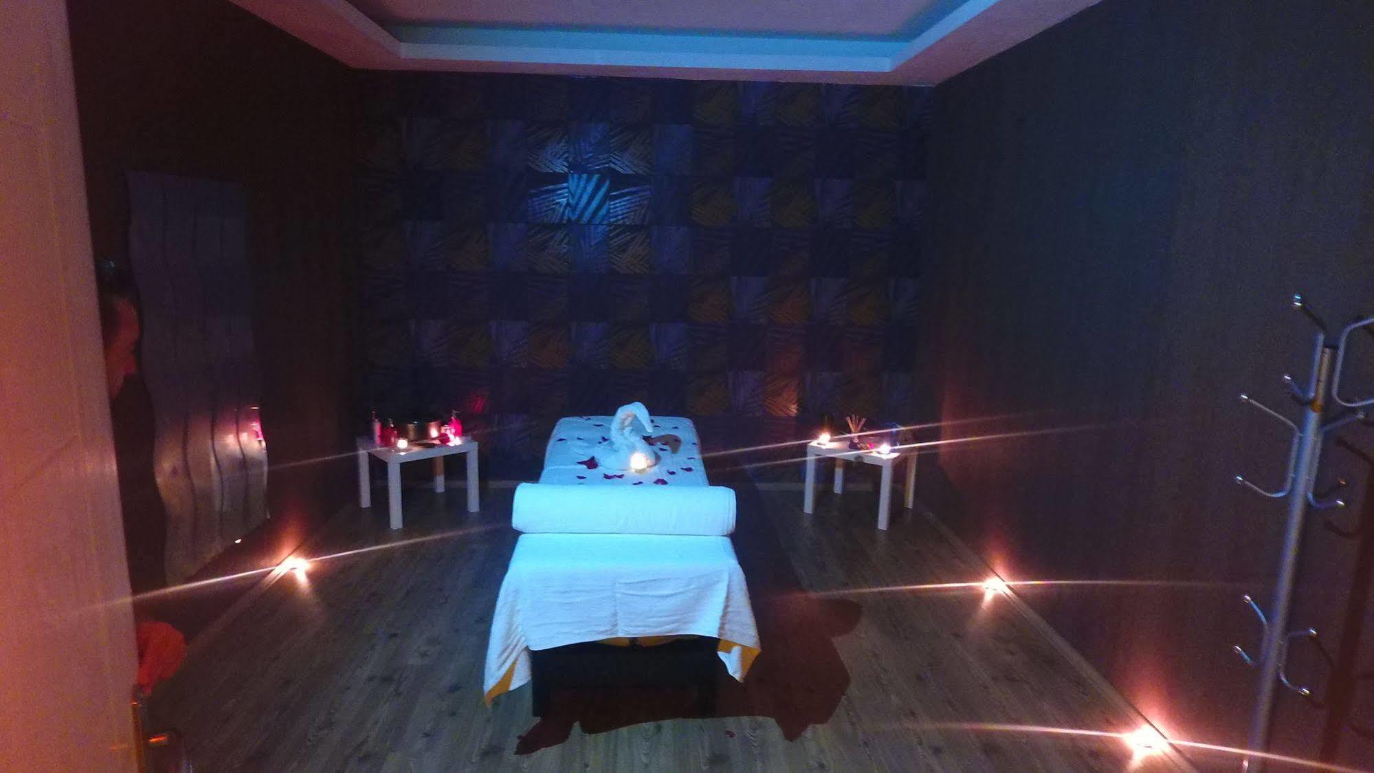Mourouj Gloria White Palace Hotel & Spa Yalova  Exterior photo